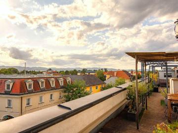 Exklusive Dachgeschosswohnung mit 80m² Panorama Terrasse nähe Schlosspark