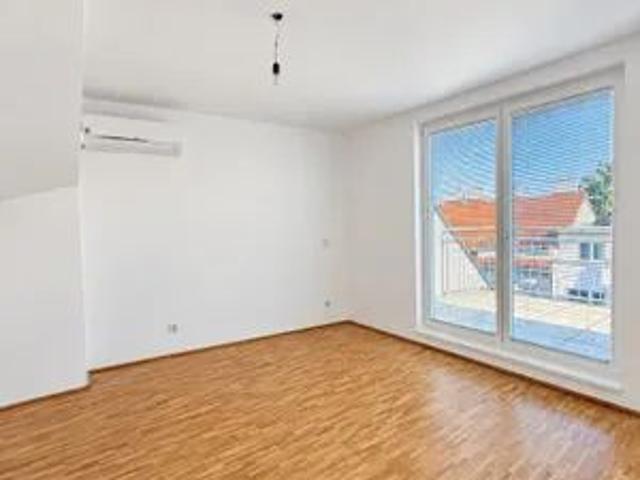 Exklusive Dachgeschosswohnung mit großzügigen Freiflächen in Floridsdorf