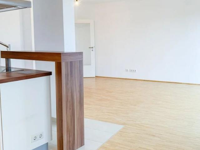 Exklusive Dachgeschosswohnung mit großzügigen Freiflächen in Floridsdorf