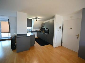 Exklusive Dachgeschosswohnung mit großer Terrasse – Ruheoase im Herzen von Linz
