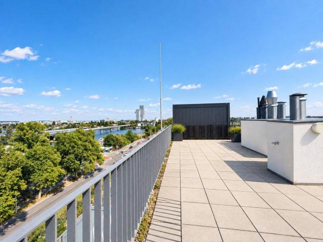 Exklusive Dachgeschosswohnung mit spektakulärem Donau & Stadtblick