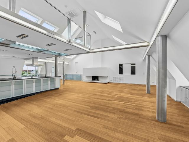 Exklusive Dachgeschosswohnung mit Terrasse in Bestlage