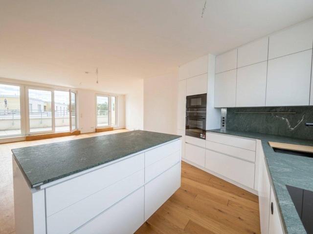Exklusive Dachgeschoßwohnung mit Traumküche & Sonnenterrasse | Erstbezug | Zentrale Lage zwischen Innenstadt und Bahnhof | Tiefgaragenplatz anmietbar