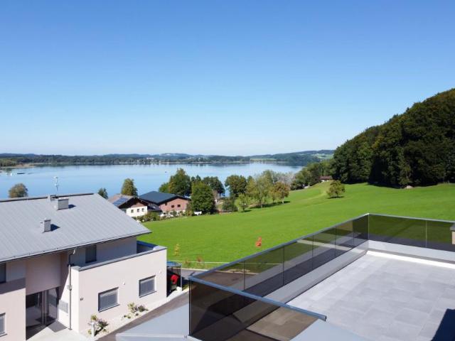 Exklusive Dachterrassenwohnung mit traumhaftem Seeblick in Mattsee