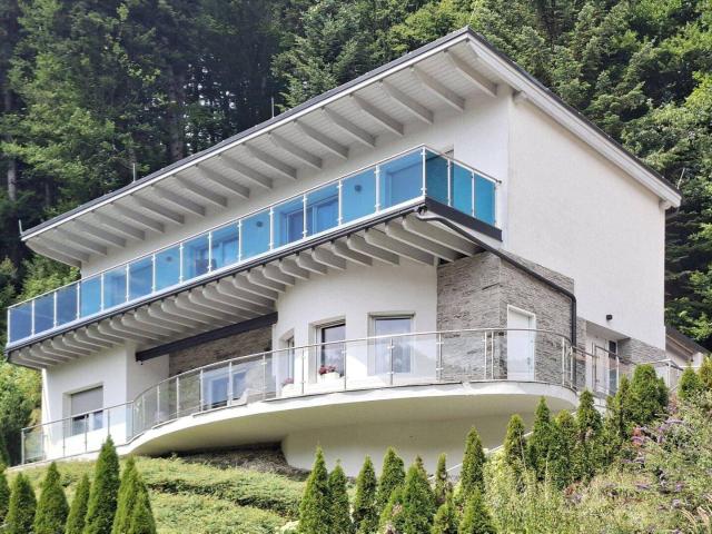 Exklusive Designvilla in traumhafter Hanglage mit Panoramablick