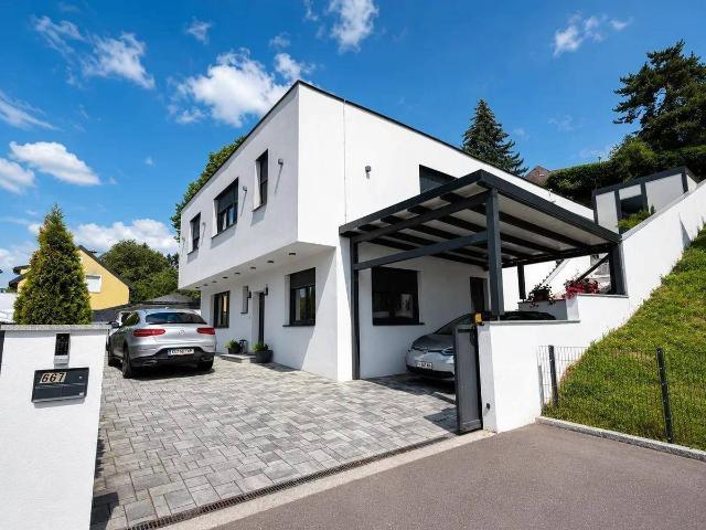 Exklusive Designvilla mit Infinity Pool, privatem Wellnessbereich und spektakulärem Panoramablick über Alland