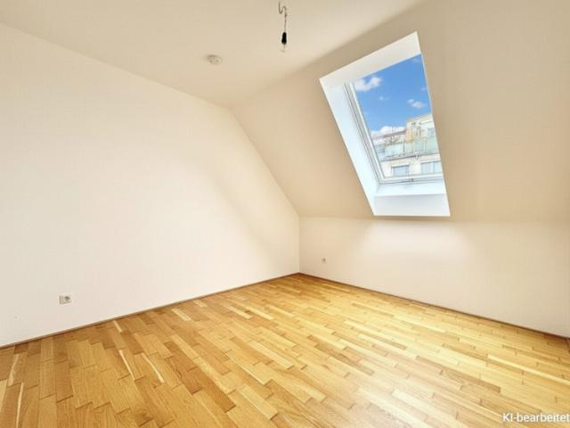 Exklusive DG Wohnung mit Top Infrastruktur I 2 Bäder I voll ausgestattete Küche I Balkon I Luftwärmepumpe I