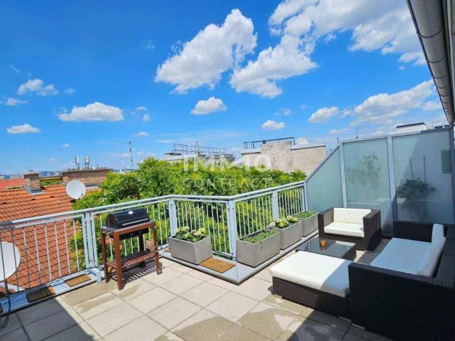 Exklusive DG Wohnung ohne Dachschrägen! Uneinsehbare Dachterrasse mit Panoramablick! Kamin vorhanden!