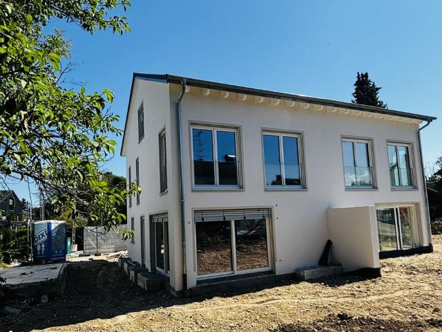 exklusive DHH mit großem Südgarten