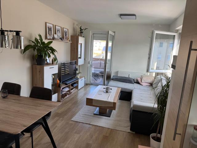 EXKLUSIVE EIGENTUMSWOHNUNG MIT BALKON IN RUHIGER WOHNLAGE