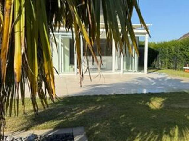 Exklusive Erdgeschosswohnung mit Wintergarten,großzügiger Sonnenterrasse,Privatgarten & Garagen