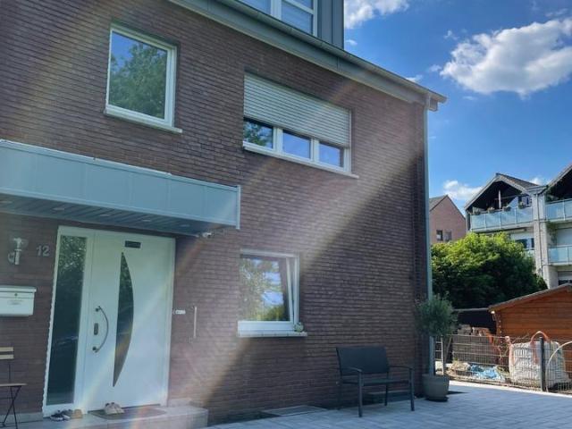 Exklusive Erdgeschosswohnung mit Garten in Moers Schwafheim