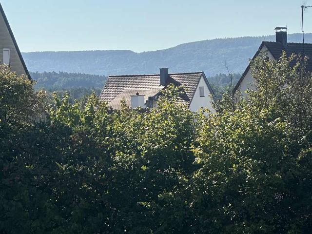 Exklusive Erdgeschosswohnung mit Penthouse Flair und Fernblick, Design trifft Wohnkomfort