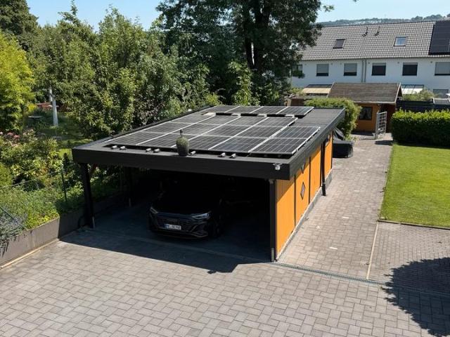 Exklusive Erdgeschoss WG mit Garten, Kamin, Solar auf 240qm