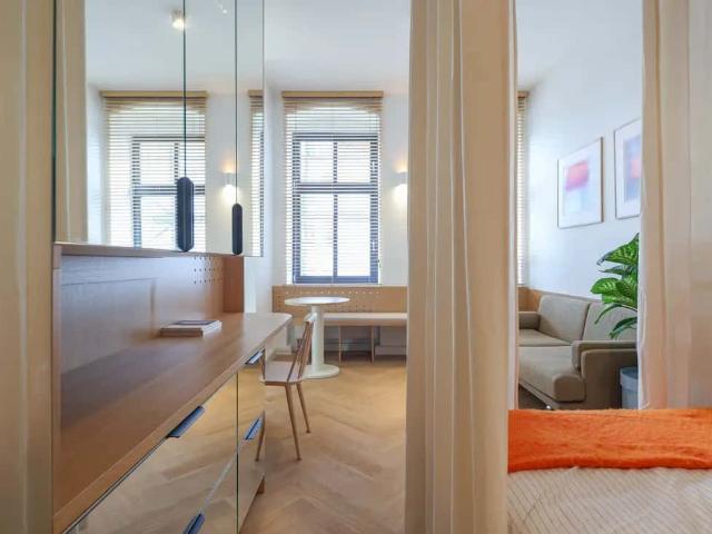 Exklusive Erstvermietung nach Kernsanierung – voll möblierte Wohnung mit Balkon in Berlin