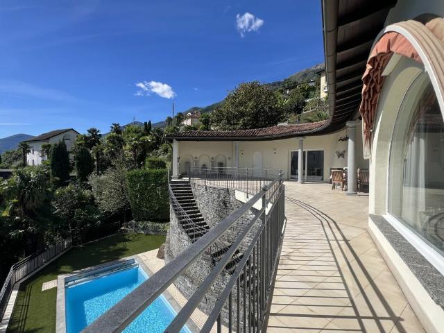 Exklusive Frank Villa mit Gästehaus, Swimmingpool und weitläufigem Grundstück