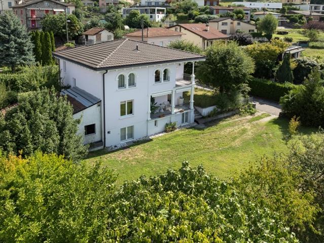 Exklusive, freistehende Villa wurde zwischen den historischen Zeiten komplett neu gestaltet