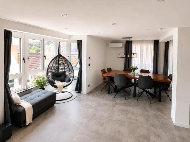 Exklusive kernsanierte 3,5 Zimmer Wohnung KNX Smart Home