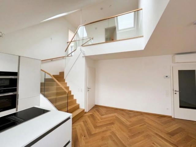 Exklusive, klimatisierte 3 Zimmer DG Wohnung direkt beim Wiener Rathaus