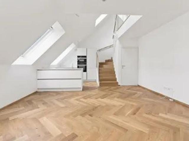 Exklusive, klimatisierte 3 Zimmer DG Wohnung direkt beim Wiener Rathaus