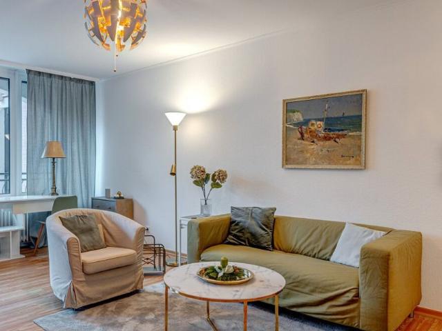 Exklusive, hochwertig möblierte 2 Zimmer Wohnung in Bestlage München, Munchen Amsterdam Apartments for Rent