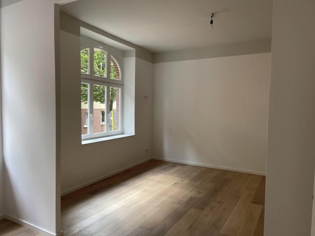 Exklusive, helle 2 Zimmer Erdgeschosswohnung im Herzen des Jakobviertel ideal für Singles