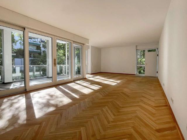 Exklusive, helle 2 Zimmer Wohnung direkt am Palmengarten
