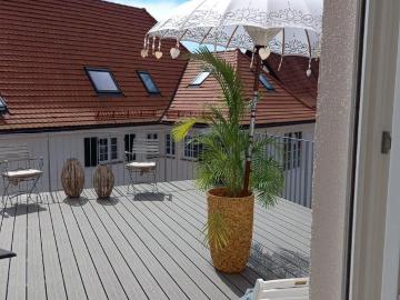 Exklusive helle Maisonette Wohnung mit riesen Balkon