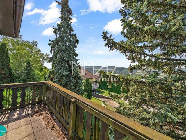 EXKLUSIVE LAGE. EINMALIGE CHANCE. Rund 902 m² Baugrundstück mit Altbestand und beeindruckendem Fernblick am Ölberg