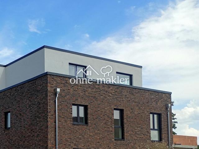 Exklusive, lichtdurchflutete Neubau 3 Zimmerwohnung mit großzügigem Balkon und Fensterflächen