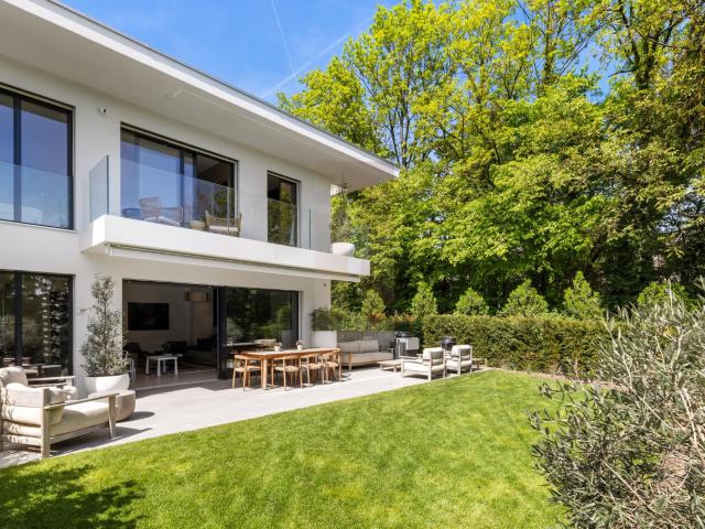 Exklusive Liste: Schlüsselfertige zeitgenössische Villa in Vandoeuvres