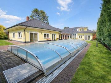 Exklusive Luxusvilla mit großzügigem Garten, Pool und beeindruckender Wohnfläche