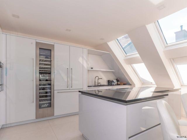 Exklusive Luxus Dachgeschosswohnung mit ca. 60 m² Dachterrasse | voll möbliert | Smart Home | Garage | 1180 Wien