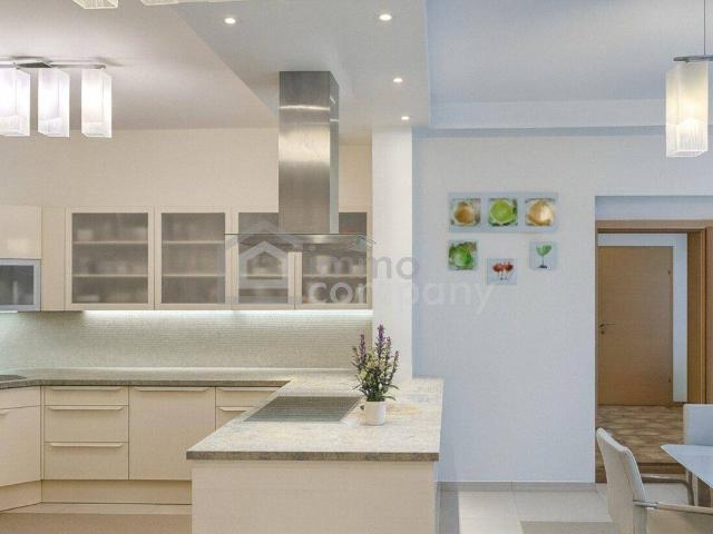 LUXUSVILLA MIT POOL | VIENNA INTERNATIONAL SCHOOL | UNO CITY | DONAUPARK | ABSOLUTE PRIVATSPHÄRE