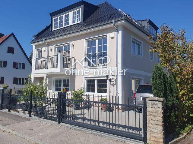 Exklusive möblierte Dachterrassenwohnung in Solln – eigener Lift & ruhige Villenlage