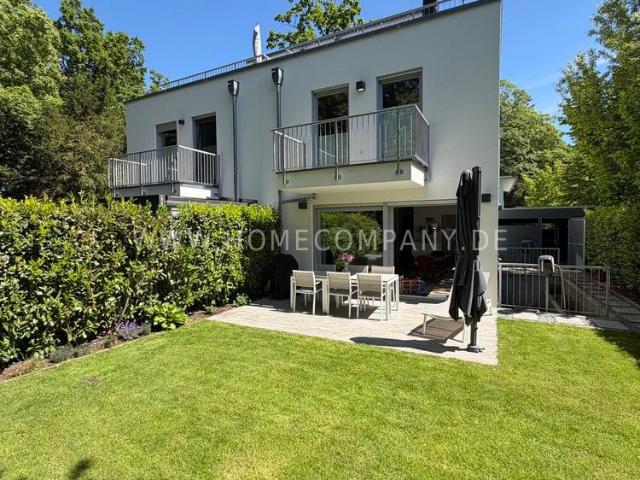 Exklusive, möblierte Doppelhaushälfte mit Garten & Dachterrasse