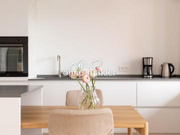 Exklusive möblierte 2 Zimmerwohnung / Tiefgarage / All inkl. Miete