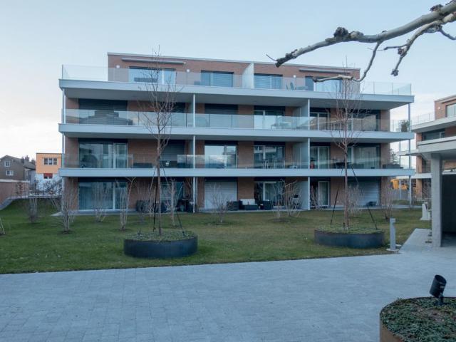 exklusive moderne 4.5 Zimmerwohnung mit Sitzplatz