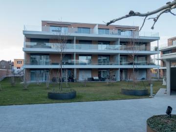 exklusive moderne 4.5 Zimmerwohnung mit Sitzplatz