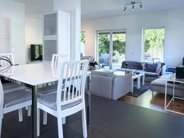 Exklusive, moderne Doppelhaushälfte in Wittlaer. Nähe Rhein und U79