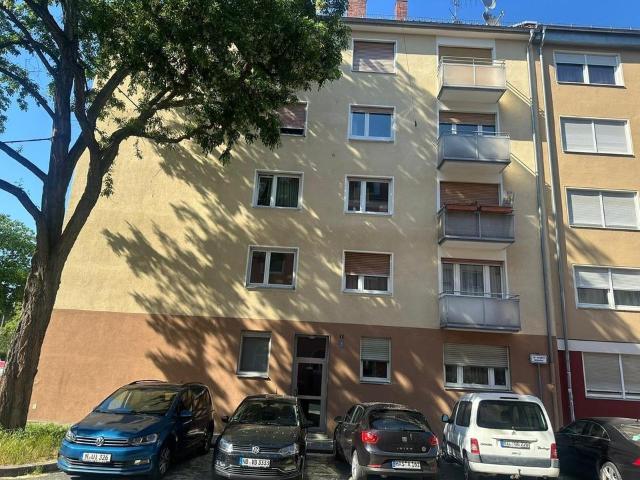 Exklusive, modernisierte 2 Zimmer Eigentumswohnung mit Balkon