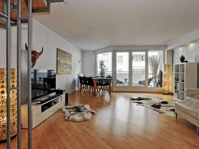 Exklusive Maisonette Wohnung mit ruhiger Terrasse im Loretto Viertel