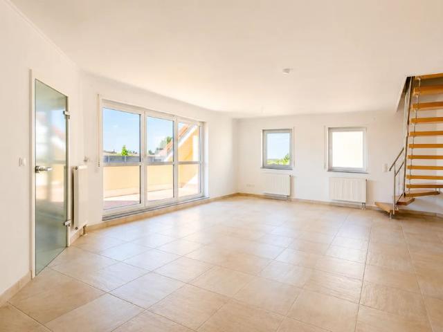 Exklusive Maisonettewohnung mit Balkon & hochwertiger Einbauküche!