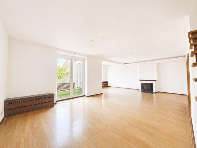 EXKLUSIVE MASIONETTEWOHNUNG MIT ZWEI GROßEN BALKONEN IN KREFELD ZU MIETEN!