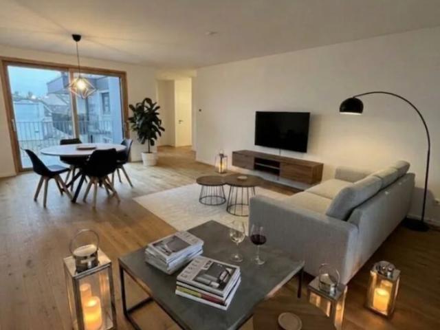 Exklusive Mietwohnung mit DECKENKÜHLUNG, 2 Balkonen und herrlichem Grünblick Viel Platz für die ganze Familie