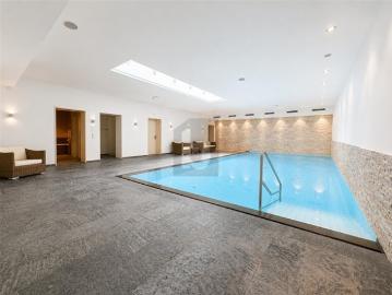EXKLUSIVE, NAHE AM RHEIN UND KUNSTMUSEUM MIT POOL
