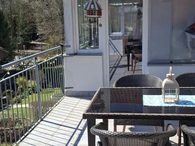 Exklusive, sonnige, aussergewöhnliche 5 Zimmer Dachgeschosswohnung am Waldrand