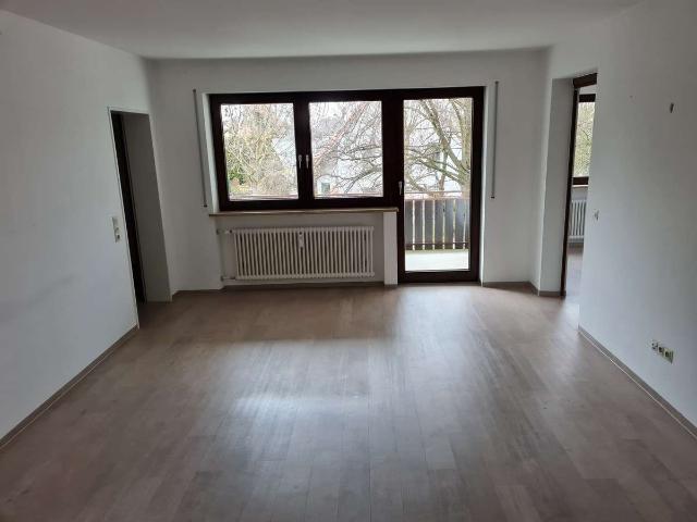 Exklusive, sanierte 3 Zimmer Wohnung mit Balkon und EBK in Günzburg