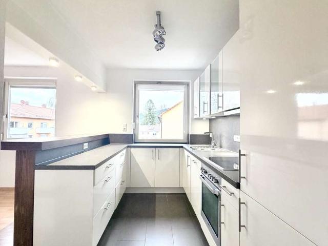 Exklusive, sanierte 2,5 Zimmer Wohnung mit Balkon und EBK in Lindau