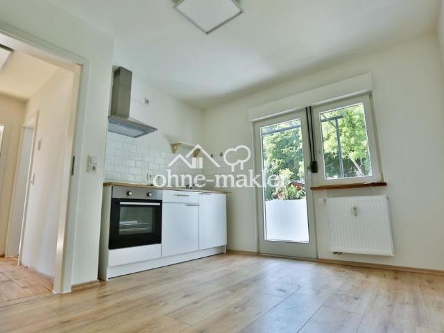 Exklusive, sanierte 2 Zimmer Wohnung inkl. Internet, Balkon & Einbauküche in Pforzheim